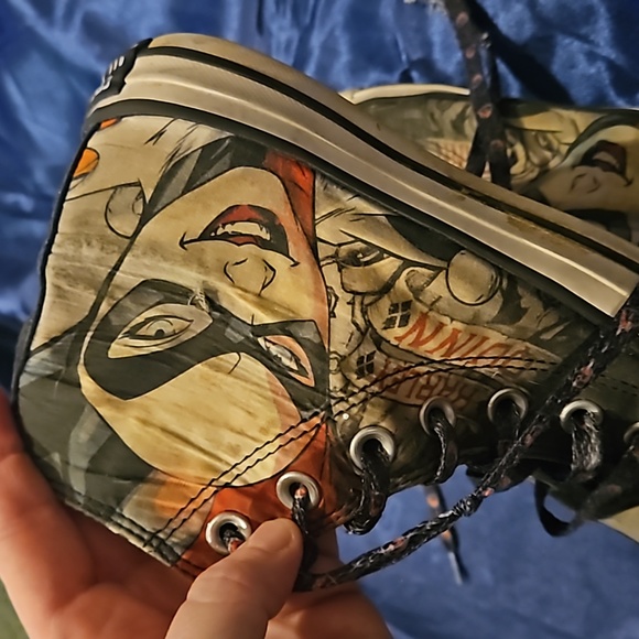 Harley Quinn Converse sneakers - Picture 7 of 8